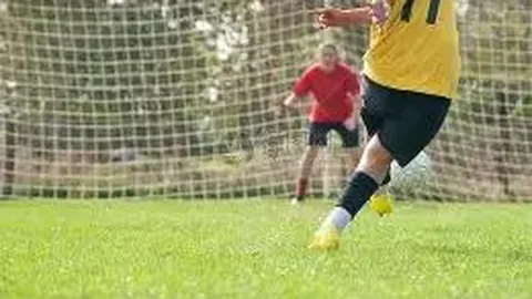 隆戈执掌米兰遭遇联赛下滑与欧冠出局，孔塞桑执教成绩惨淡